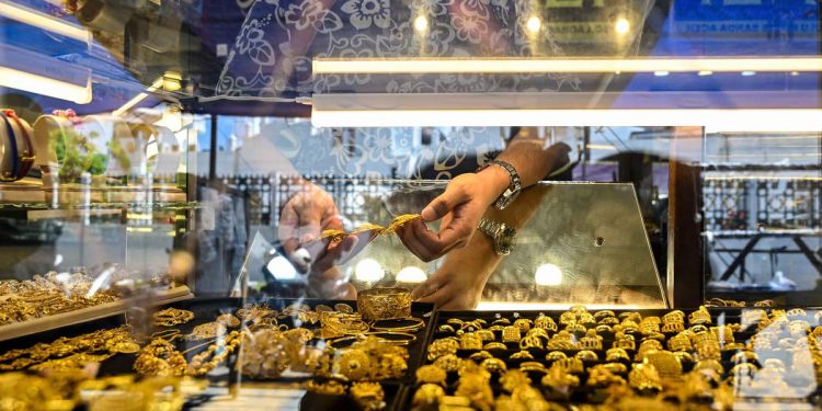 Cek Harga Emas 24 Karat di Antam Pegadaian dan Hartadinata