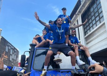 Layvin Kurzawa Menjadi Fokus dalam Pawai Hattrick Juara Persib 2026