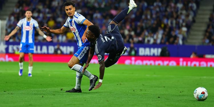 Vinicius Junior Ciptakan Kemenangan 2-0 untuk Tim Madrid
