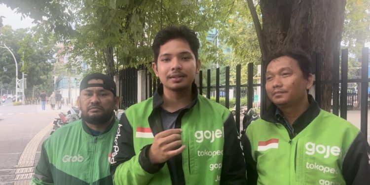 Ngos-ngosan Dapat Rp150 Ribu, Driver Ojol Tunggu Janji Potongan Delapan Persen