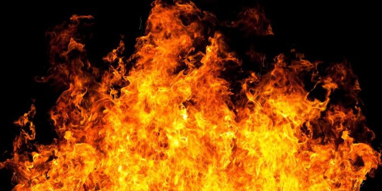 Kebakaran Bengkel dan Warung di Tangerang Mengakibatkan Perempuan Tewas