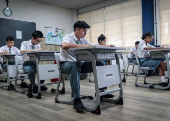 Pramono Siap Tindak Tegas Sekolah Swasta Gratis yang Memungut Biaya