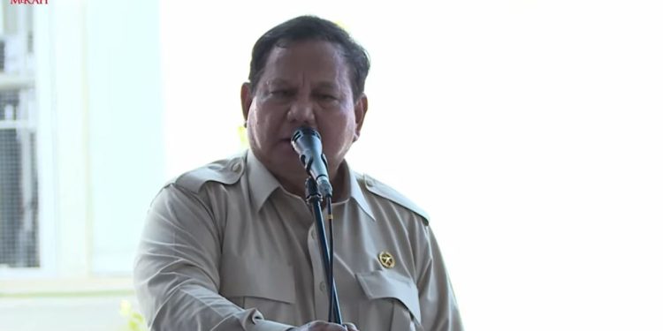 Prabowo Targetkan Semua Kelas Sekolah Memiliki Layar Pintar Pada 2027