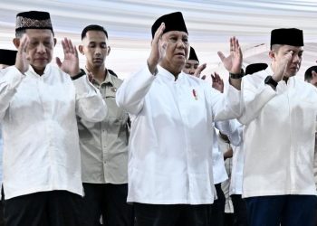 Prabowo Salat Id di Paris dan Gibran di Masjid Istiqlal