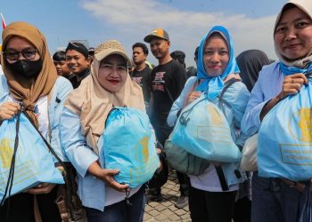 Tuntutan Transparansi Dana Anggaran Sembako oleh ICW pada Hari Buruh
