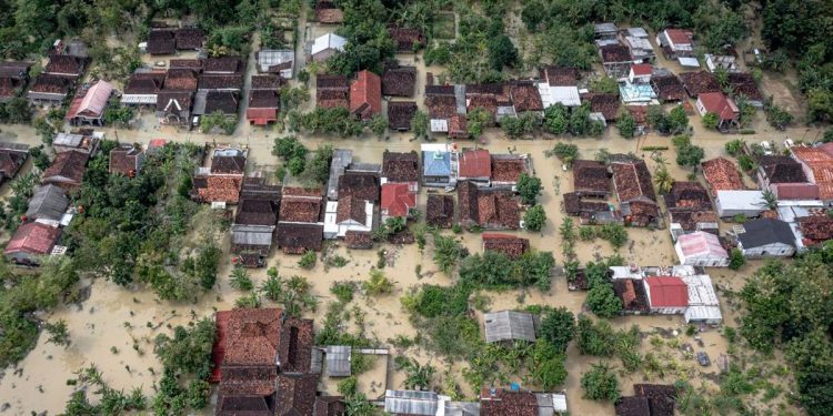 Banjir Melanda Semarang, Ribuan Warga Terpengaruh