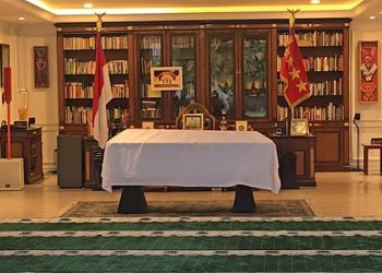 Jenazah Ryamizard Ryacudu Sampai di Rumah Duka dengan Peti Berwarna Merah Putih