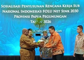 Kemenhut Ajak Papua Pegunungan Lestarikan Hutan Melalui Penanaman Pohon