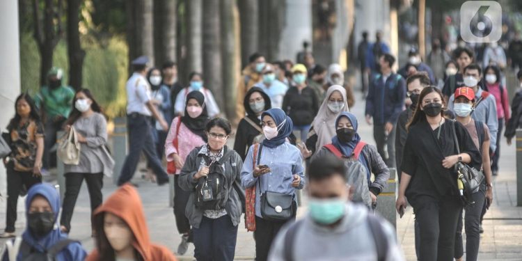 Ketukan PHK di Balik Pekerjaan Pabrik Manufaktur