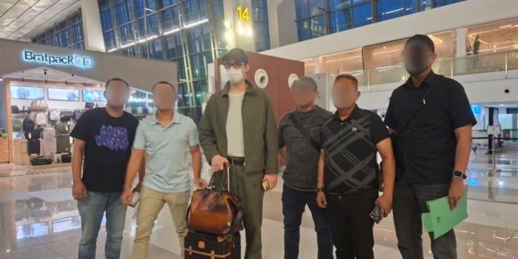Buron Kasus Batubara Rp 7 Miliar Ditangkap Setelah Mendarat dari Singapura