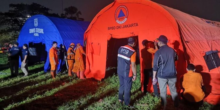 Kebakaran di Kemayoran, Warga Dievakuasi ke Lapangan Jusuf Hamka