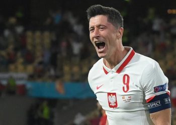 Duel Sengit Berakhir Imbang 2-2 di Warsawa
