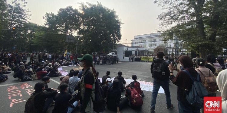 Daftar Tuntutan Aksi Demo Mahasiswa di Bandung