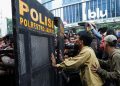 Dua Pria Dibekuk Polisi karena Bawa Molotov saat Aksi Unjuk Rasa di Jakarta