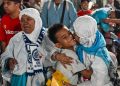 Tangis Haru Menyambut Kedatangan Jemaah Haji di Tanah Air