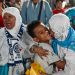 Tangis Haru Menyambut Kedatangan Jemaah Haji di Tanah Air