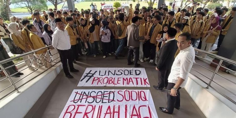 Rektor Tanggap Terhadap Protes Mahasiswa Unsoed Mengenai Delegasi Kunker Griban