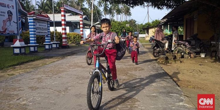 Bupati Natuna Dorong Pendidikan Satu Atap di Wilayah Terpencil