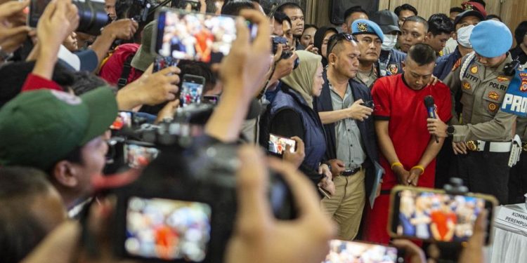 Disiksa dengan Kejam hingga Kepala Berbelatung