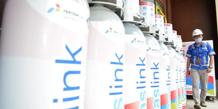 Bahlil Kerja Sama dengan Pindad untuk Produksi Tabung CNG 3 Kg