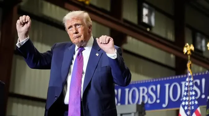 Trump Akui Hubungan dengan Presiden FIFA, Penangguhan Kartu Merah Balogun Jadi Sorotan