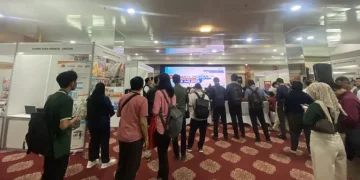 Cerita Ayah yang Mendampingi Putranya Mencari Pekerjaan