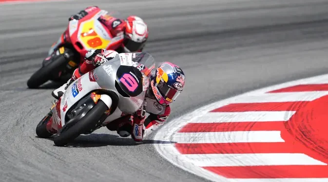 Start ke-13 Veda Ega, Uriarte Raih Pole Position