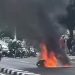 Motor Terbakar setelah Menghindari Mobil yang Berhenti Mendadak