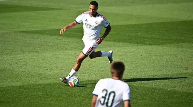 Trent Alexander-Arnold Buat Mourinho Terpesona, Namun Satu Kelemahan Masih Nampak