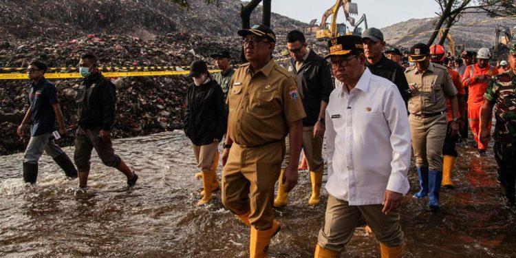 Jumlah Truk Sampah ke TPST Bantargebang Menurun menurut Pramono