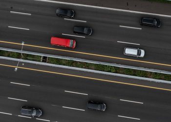 Waspadai Perilaku Pengemudi Egois di Jalan Tol