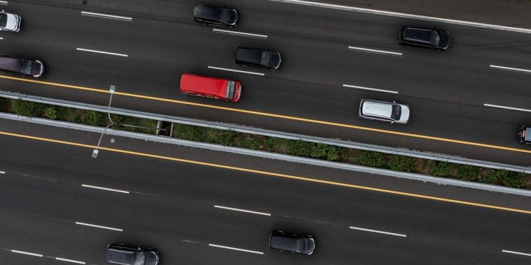 Waspadai Perilaku Pengemudi Egois di Jalan Tol