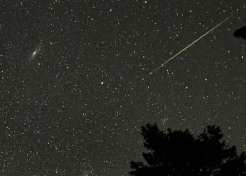 Hujan Meteor Perseid Memukau Langit Indonesia Malam Ini
