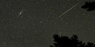 Hujan Meteor Perseid Memukau Langit Indonesia Malam Ini