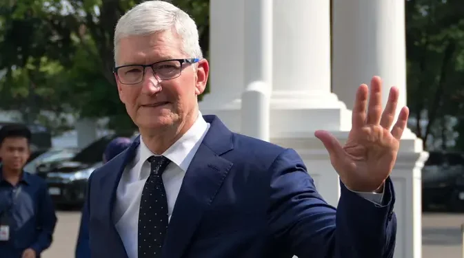 CEO Apple Tim Cook Mundur, Serahkan Kepemimpinan kepada John Ternus