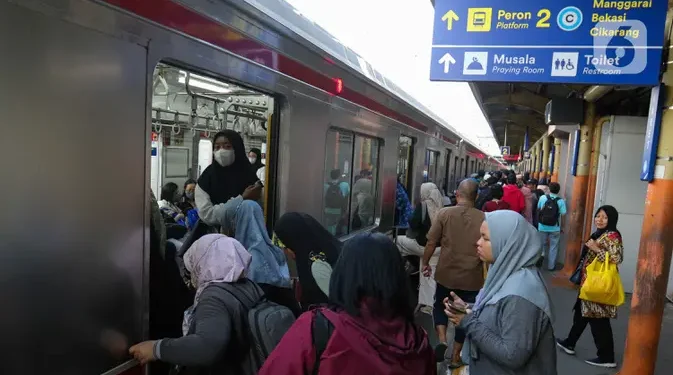 Insiden Mengganggu KRL Bogor dan Tangerang Pagi Ini
