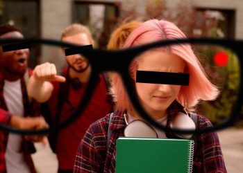 Viral di TikTok, Remaja Lecehkan Siswi di Sekolah Pakai Kacamata Pintar