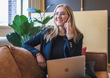 10 Wanita di Atas 50 Tahun Berpengaruh dalam Investasi