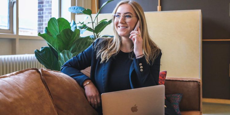 10 Wanita di Atas 50 Tahun Berpengaruh dalam Investasi