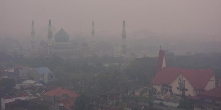 Pekanbaru Dihantui Asap, Kualitas Udara Sangat Berbahaya