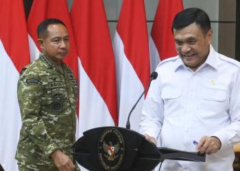 Menko Polkam Berpendapat tentang Fenomena Mal yang Pasang Pagar Tinggi