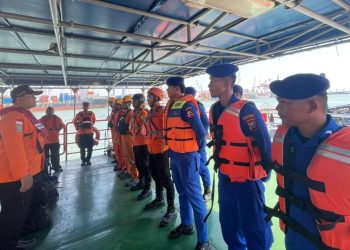 Update Terbaru Operasi Penyelamatan KMP Mutiara Sentosa yang Terbakar di Laut