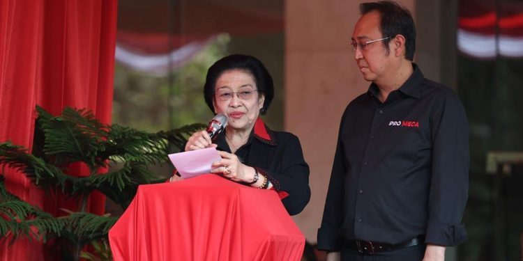 Megawati Utarakan kepada Prabowo PDIP Tetap Berada di Luar Pemerintahan