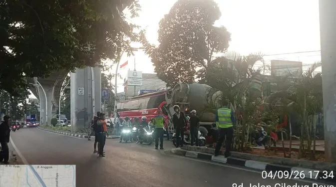 Jalur Langit Transjakarta Terbatas Sampai Halte JORR Akibat Truk Mogok