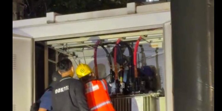 Pria Tanpa Identitas Meninggal di Gardu LRT Pancoran Sambil Membawa Gergaji Besi