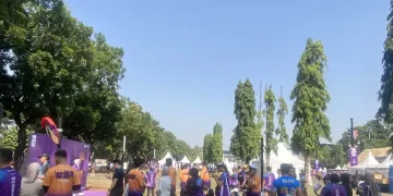 Peserta Lari Terhalang Abu Anak Krakatau, Debu Masuk ke Sepatu dan Kacamata
