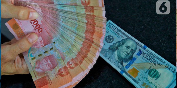 Rupiah Dekati 18.000 per Dolar AS, Analis Ungkap Penyebab Melemahnya