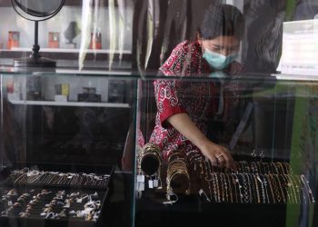 Harga Emas Antam Minggu Ini Lesu Lalu Menguat Kembali