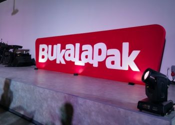Grup Emtek membeli 803 juta saham Bukalapak