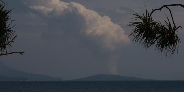 Tinggi Gunung Anak Krakatau Pasca 2018 Tidak Memicu Risiko Tsunami